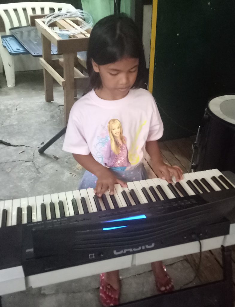 Kitkat Ellaga on Keyboard CM launch SIAC May 2018